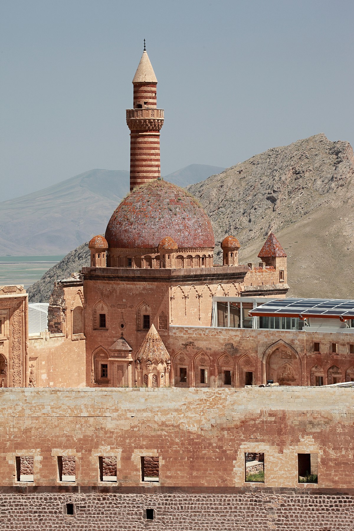 Ishak Pasha Palace About